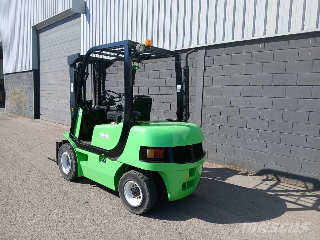 Clark CMP 25 Dizel forkliftler
