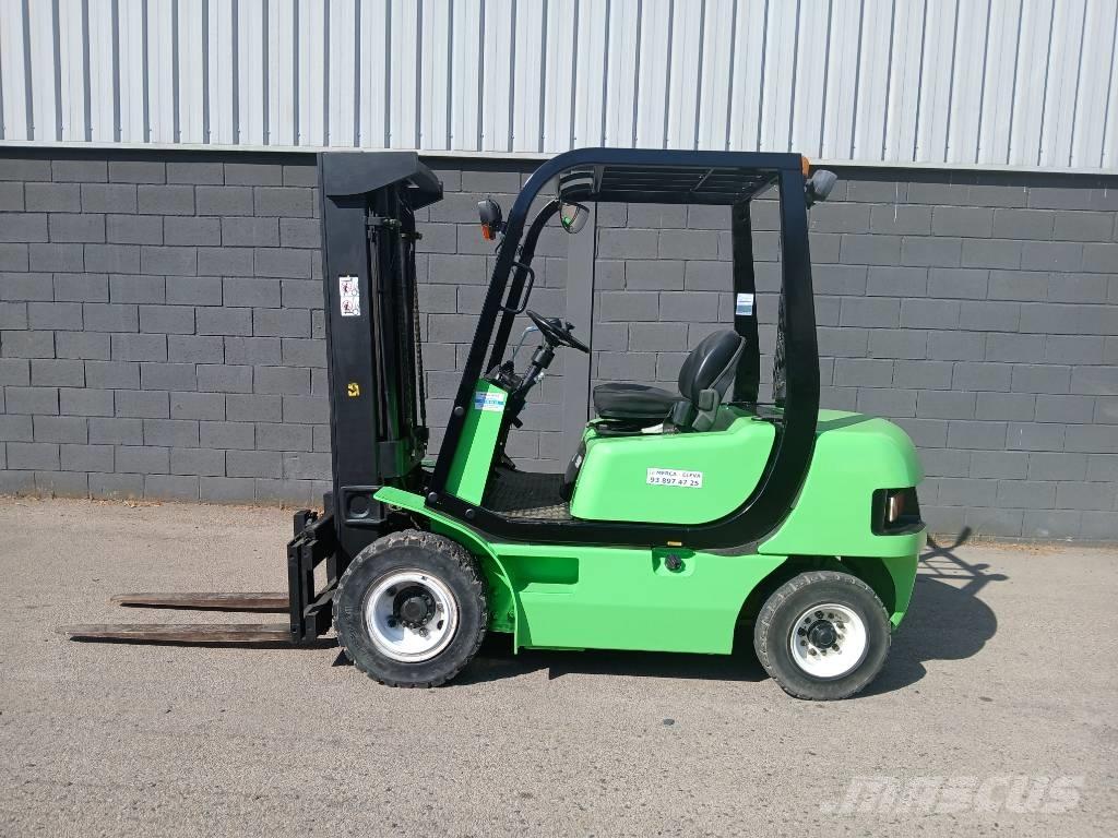 Clark CMP 25 Dizel forkliftler