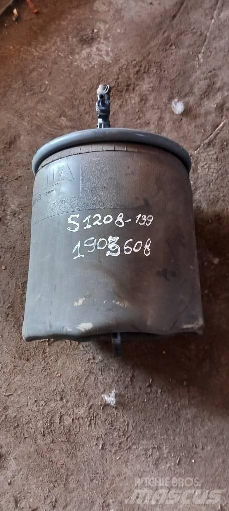 Scania 94 D.   1903608 Akslar