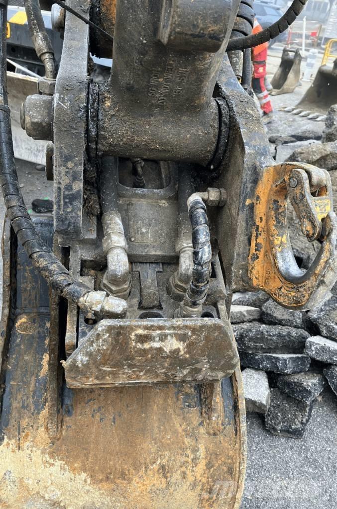 JCB Hydradig Lastik tekerli ekskavatörler