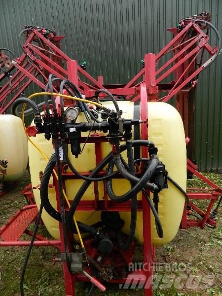 Hardi 600 Çekilir pülverizatörler