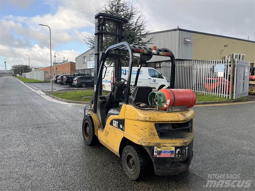 CAT GP30N LPG'li forkliftler