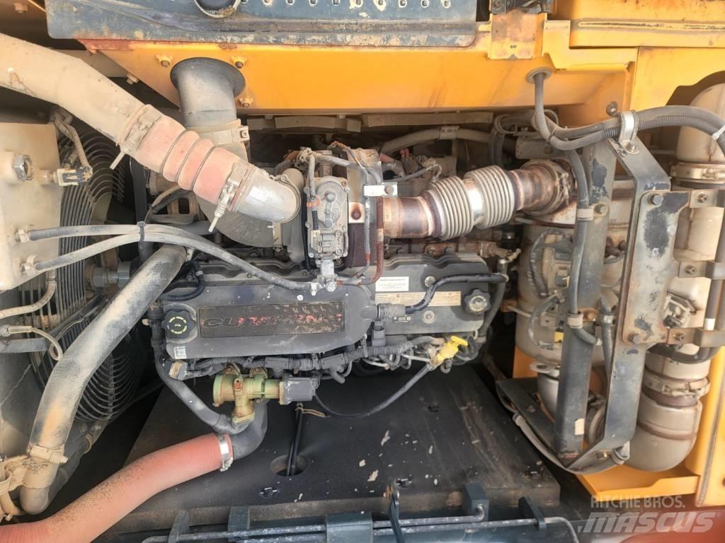 Hyundai HX 220 Paletli ekskavatörler