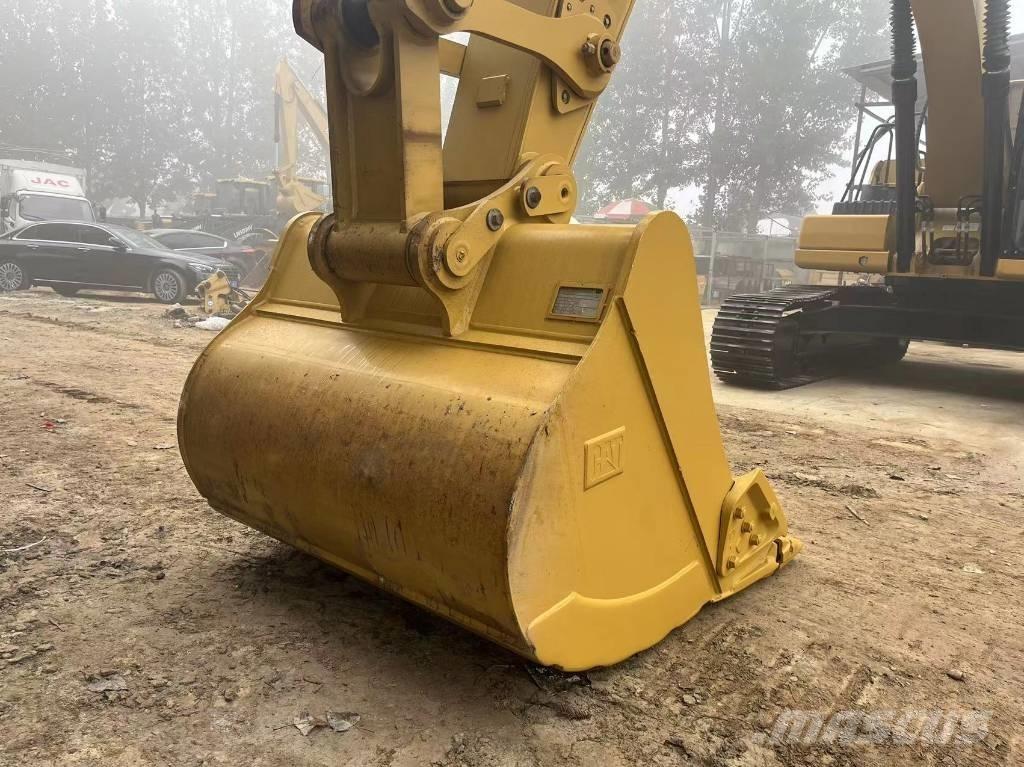 CAT 2021 CAT 330 Lastik tekerli ekskavatörler