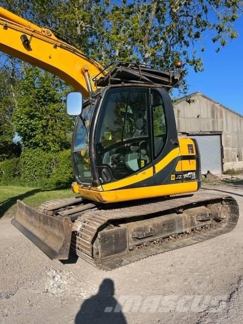 JCB JZ 140 LC Paletli ekskavatörler