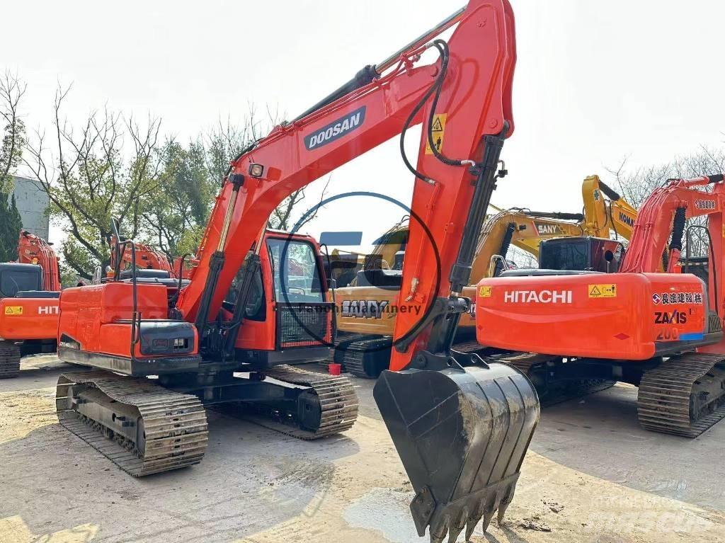 Doosan DX 140 Paletli ekskavatörler