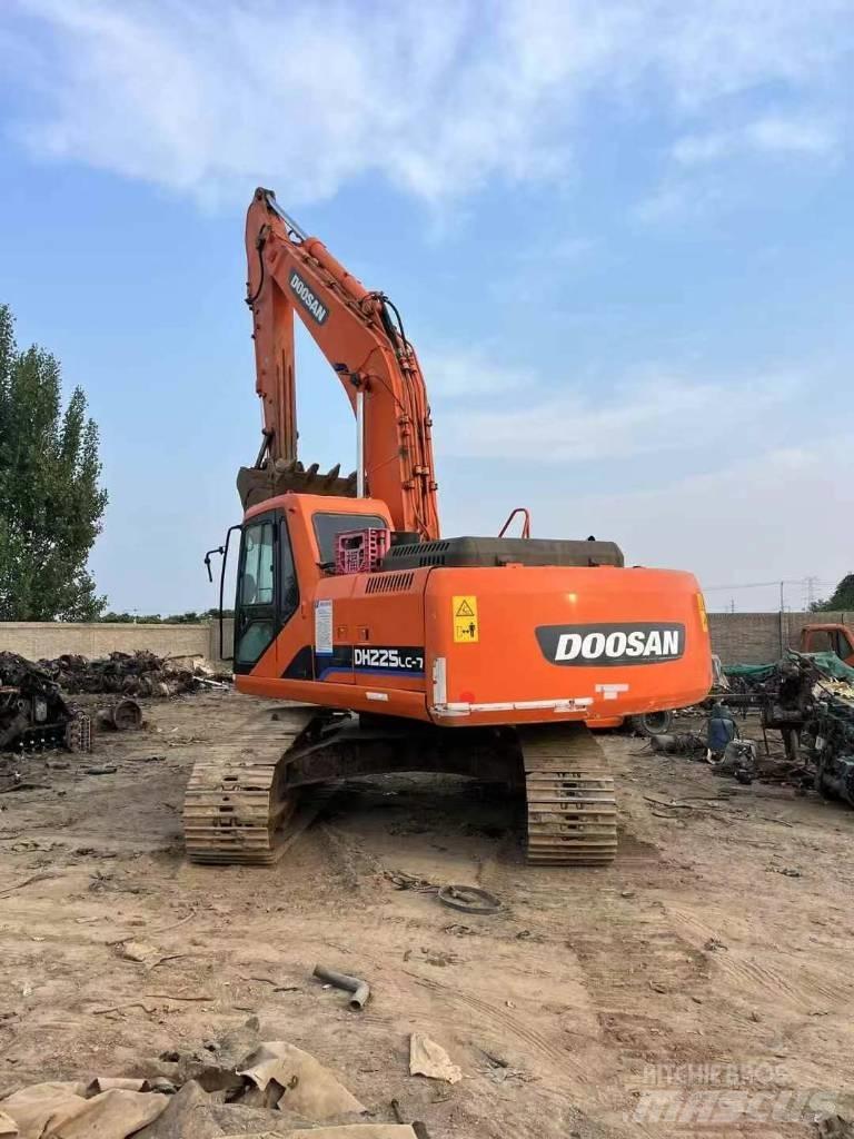 Doosan DH 225 LC-9 Paletli ekskavatörler