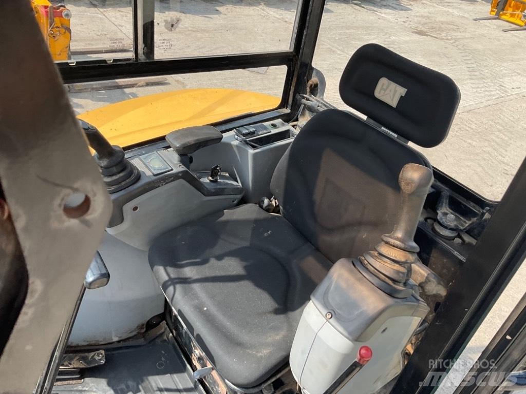 CAT 302.7 D CR Mini ekskavatörler, 7 tona dek