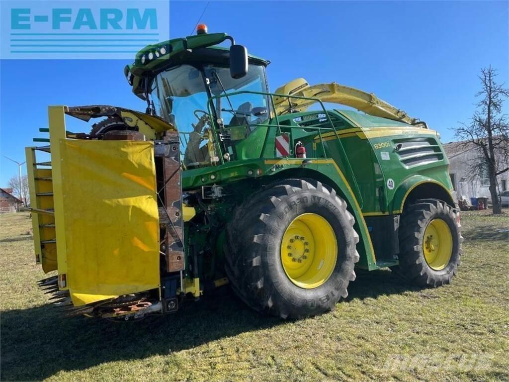 John Deere 8300 Kendi yürür silaj makinalari
