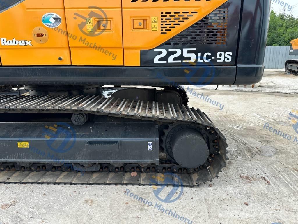 Hyundai 225LC-9S Paletli ekskavatörler