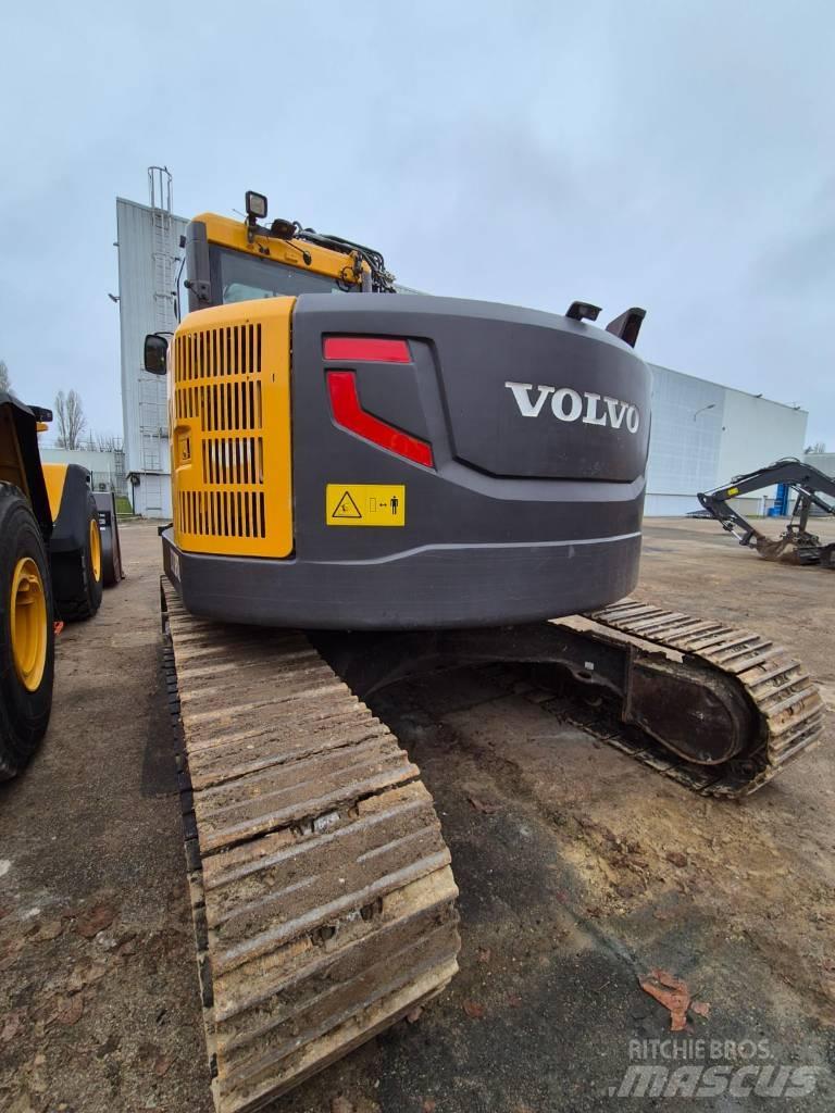Volvo ECR 235 D Paletli ekskavatörler