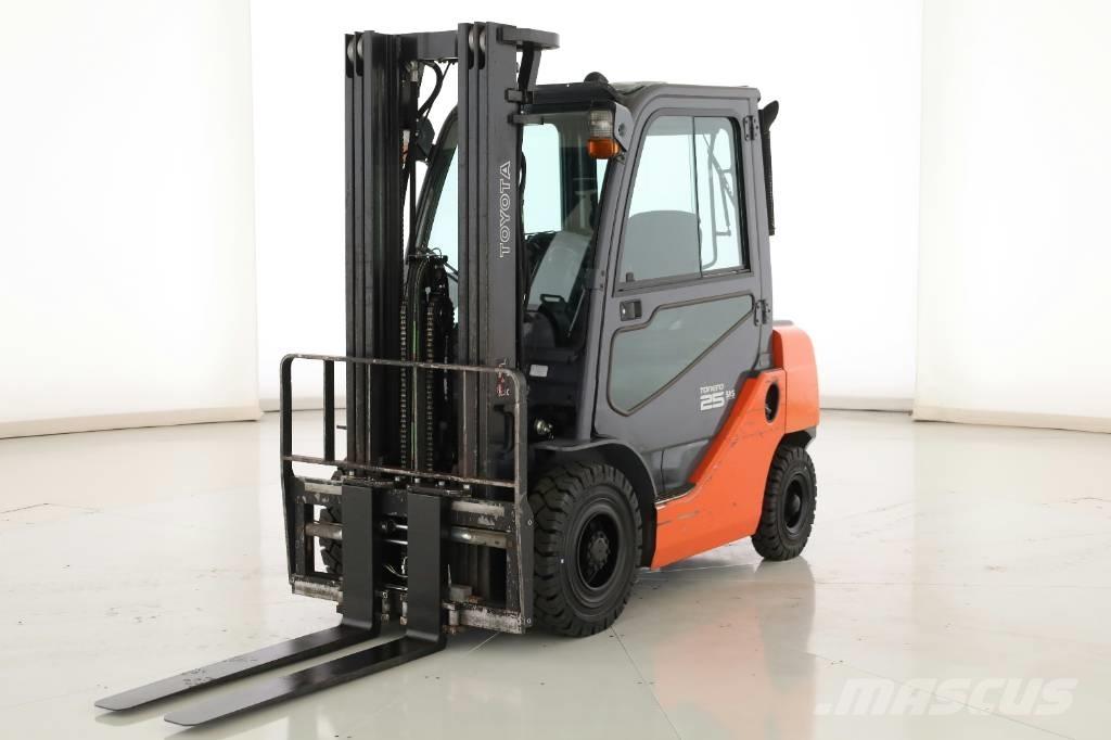 Toyota 02-8 FDF 25 Dizel forkliftler