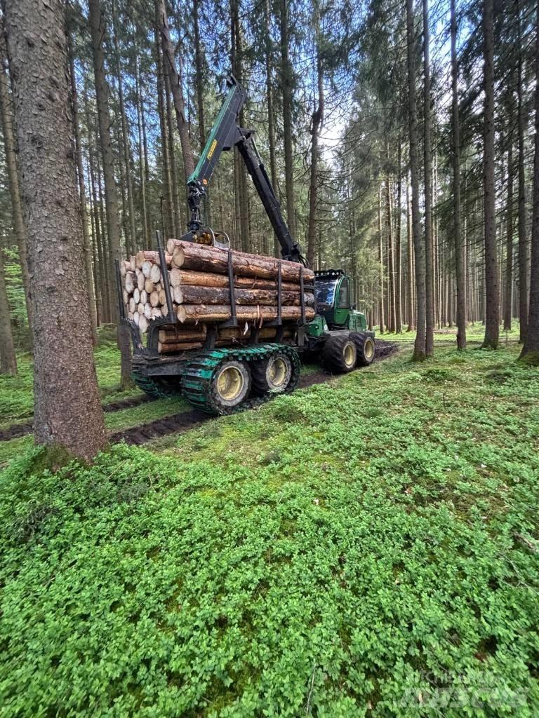 John Deere 1110E Tomruk yükleyici traktörler