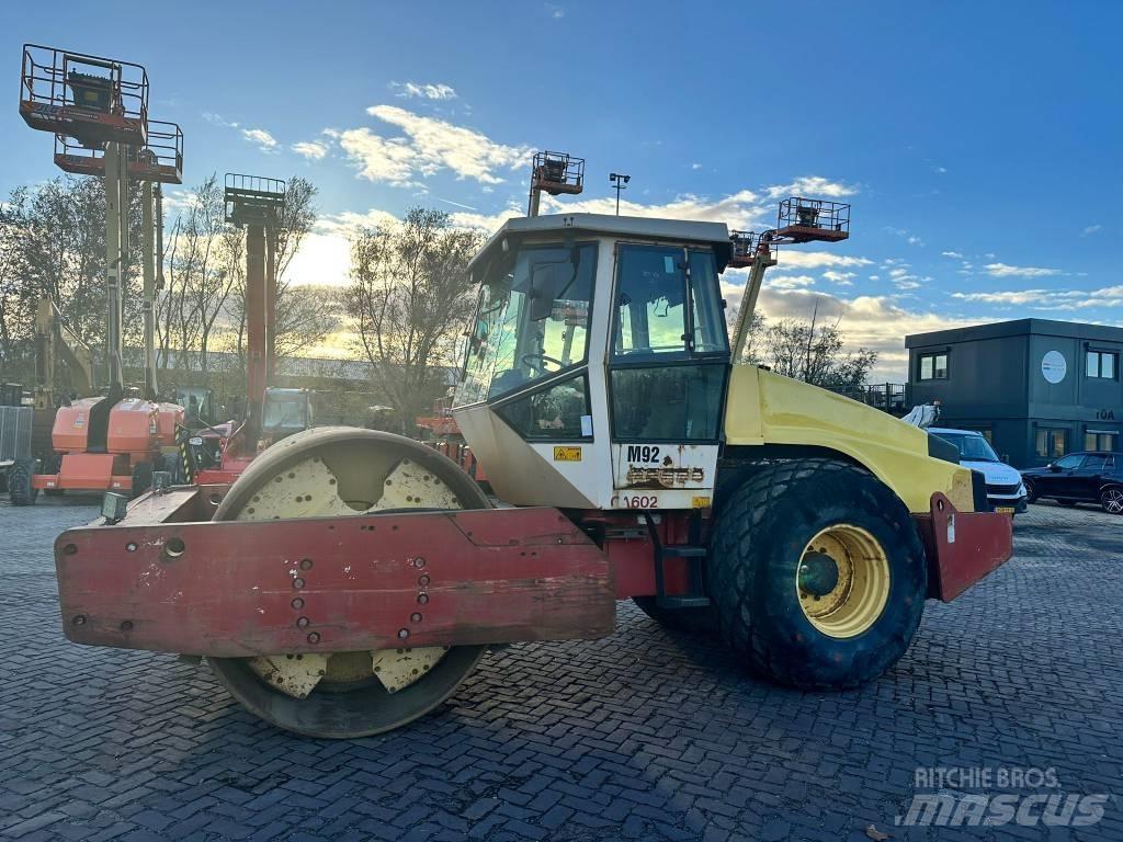 Dynapac CA 602 D Tek tamburlu silindirler