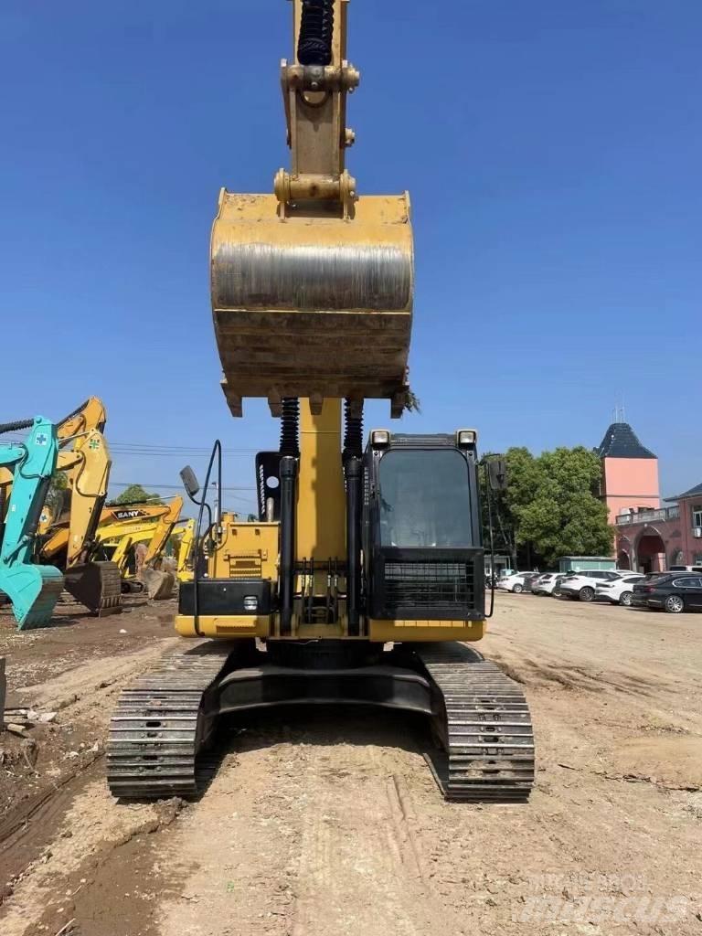 CAT 323 D Paletli ekskavatörler