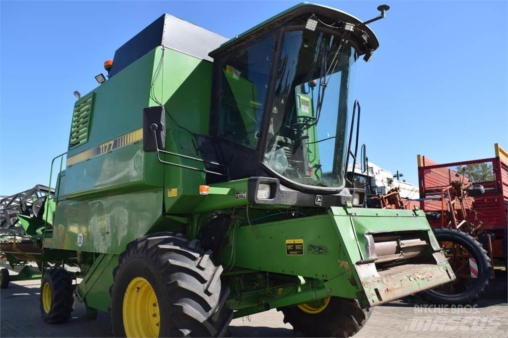 John Deere 1177 Biçerdöverler
