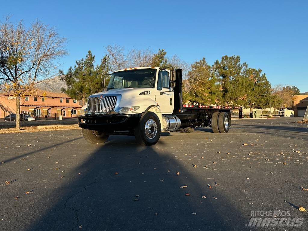 International 4300 Flatbed kamyonlar