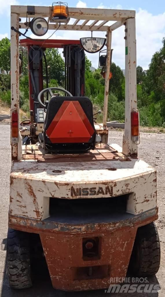 Nissan EH02A20U Dizel forkliftler