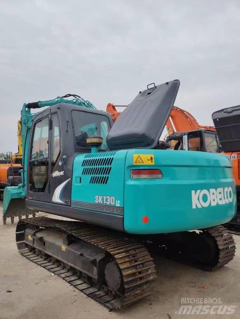 Kobelco 130 Paletli ekskavatörler