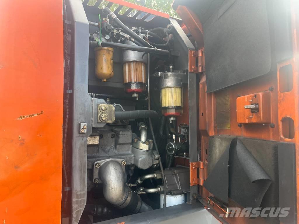 Hitachi ZX 145 W-3 Lastik tekerli ekskavatörler