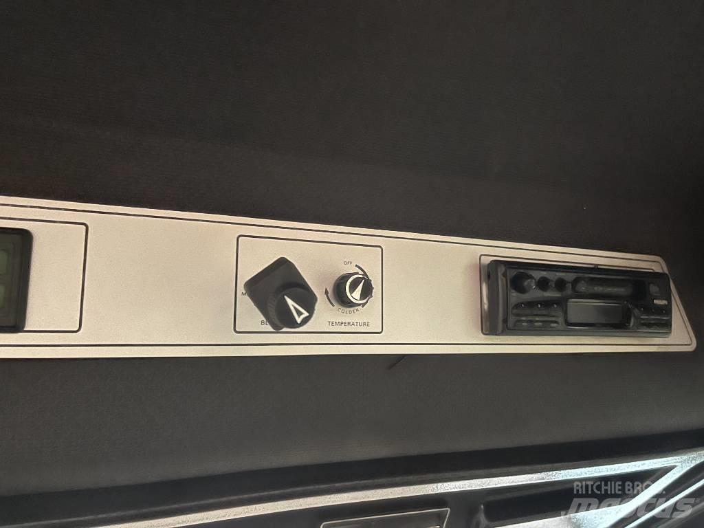 Hesston 8100 Kendi yürür saman makinaları