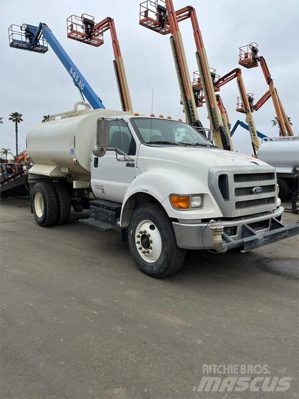 Ford F750 Tankerli kamyonlar