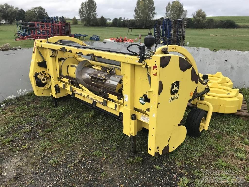 John Deere 7350 Kendi yürür silaj makinalari