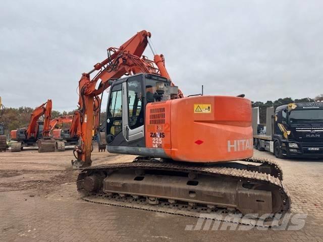 Hitachi ZX 225 US LC Paletli ekskavatörler
