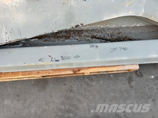 CAT 740 TAILGATE Belden kirma kaya kamyonu