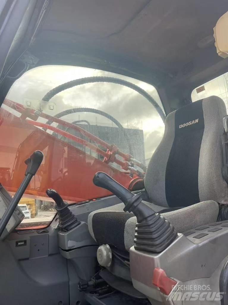 Doosan DX300LC-9C Paletli ekskavatörler