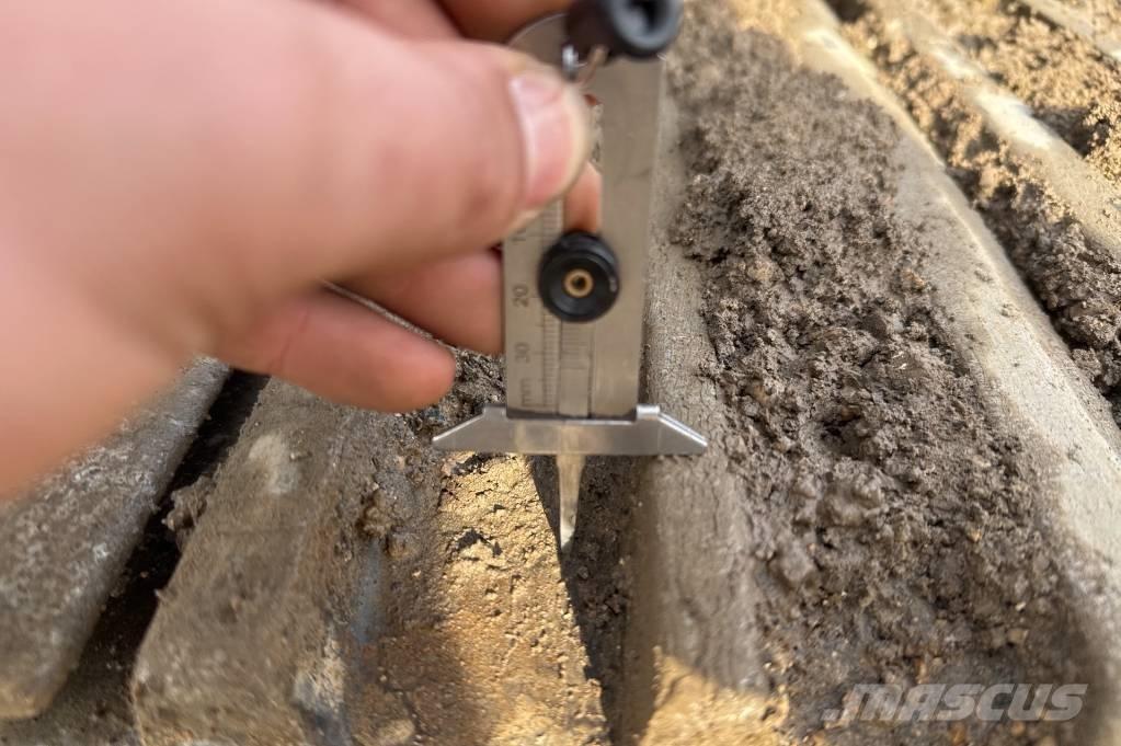 Volvo ECR235EL Paletli ekskavatörler