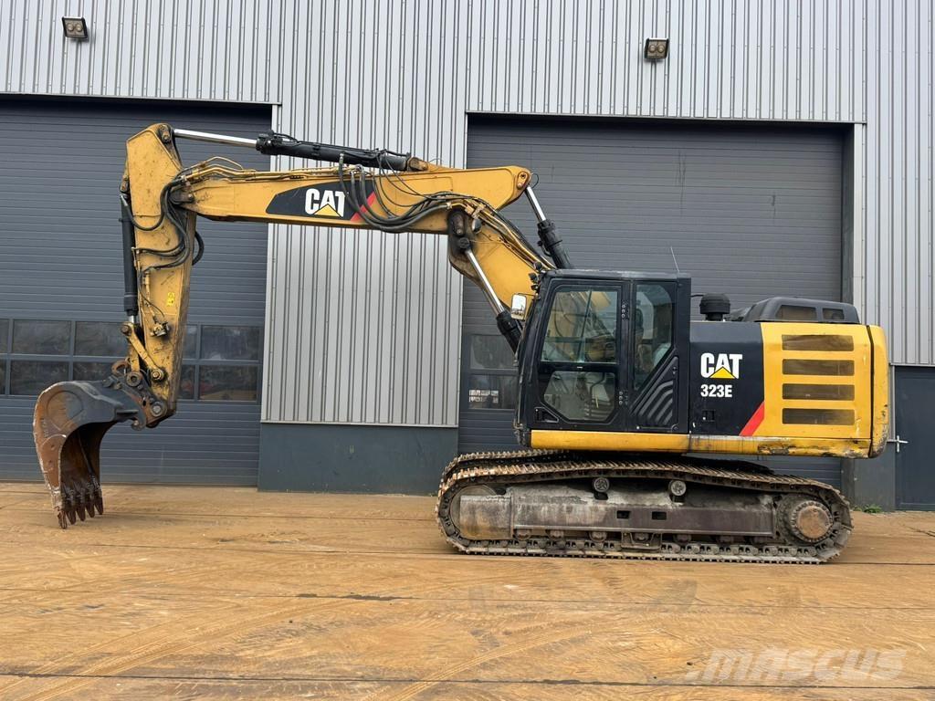 CAT 323E Paletli ekskavatörler
