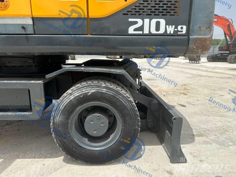 Hyundai R210W-9 Lastik tekerli ekskavatörler