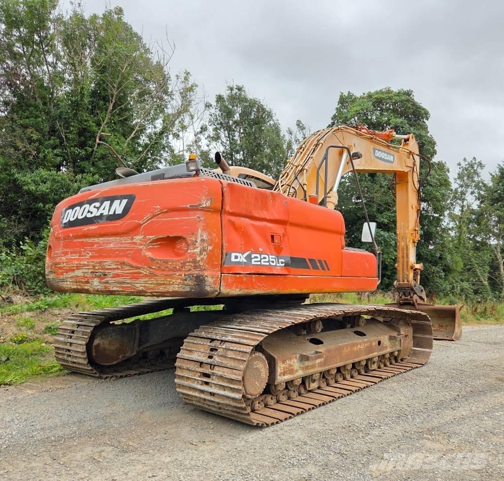 Doosan DX 225 LC Paletli ekskavatörler