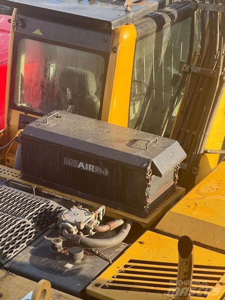 CAT M315C Lastik tekerli ekskavatörler