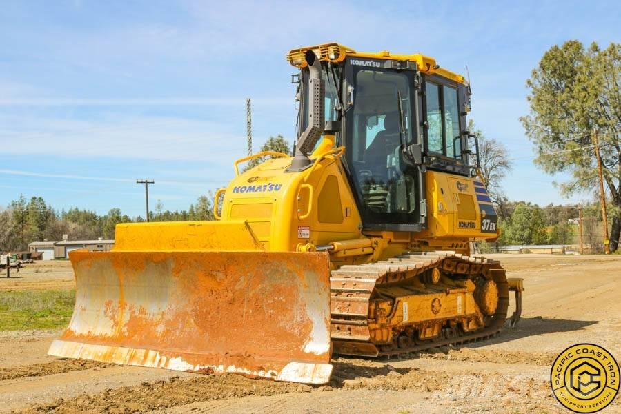 Komatsu D 37 EX Paletli dozerler