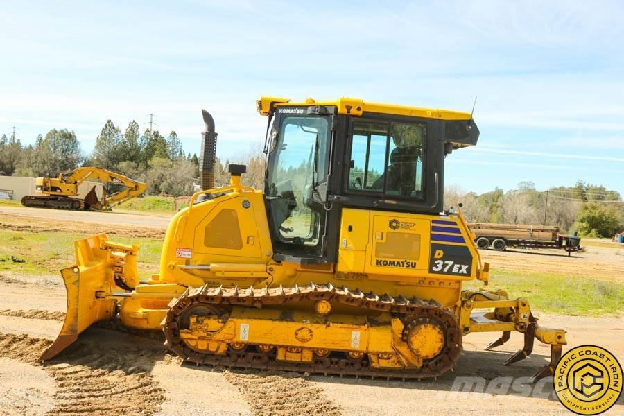 Komatsu D 37 EX Paletli dozerler