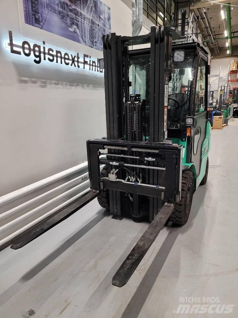 Mitsubishi FD25N3 Dizel forkliftler