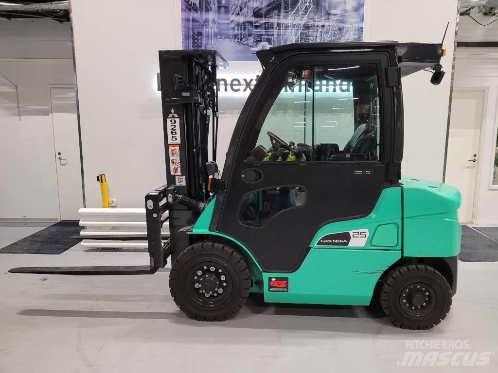 Mitsubishi FD25N3 Dizel forkliftler