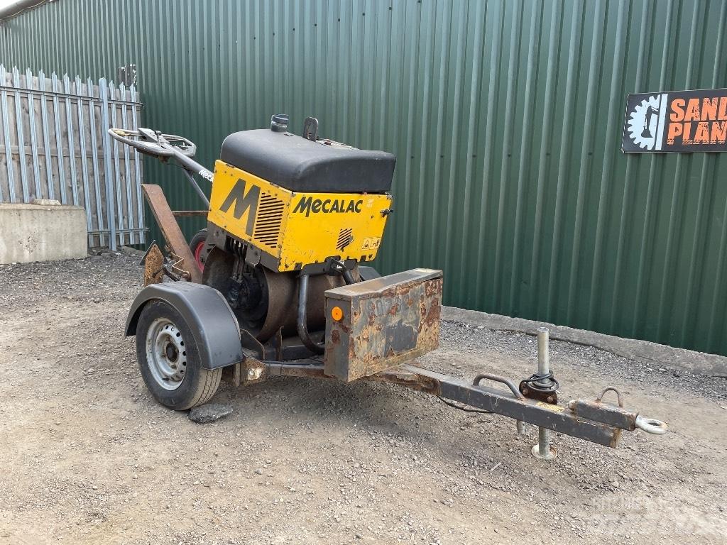 Mecalac MBR 71 Tek tamburlu silindirler