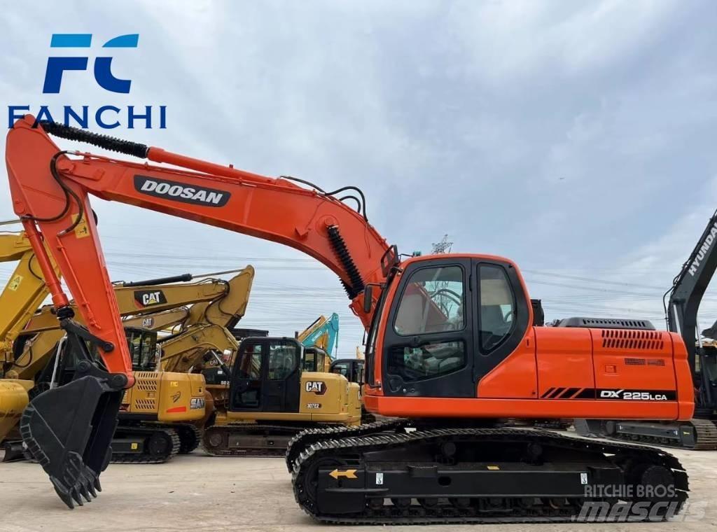 Doosan DX 225 LCA Paletli ekskavatörler