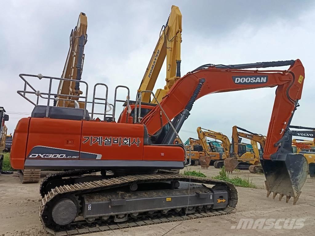 Doosan DX 300 LC Paletli ekskavatörler