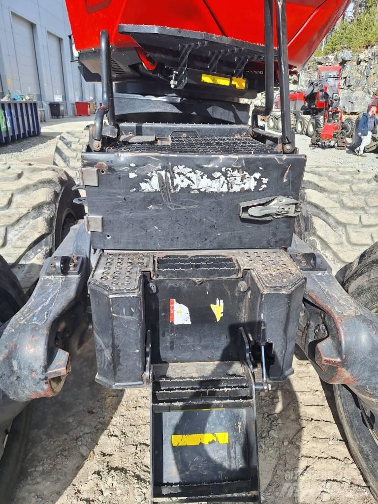 Komatsu 931 XC Biçerdöverler