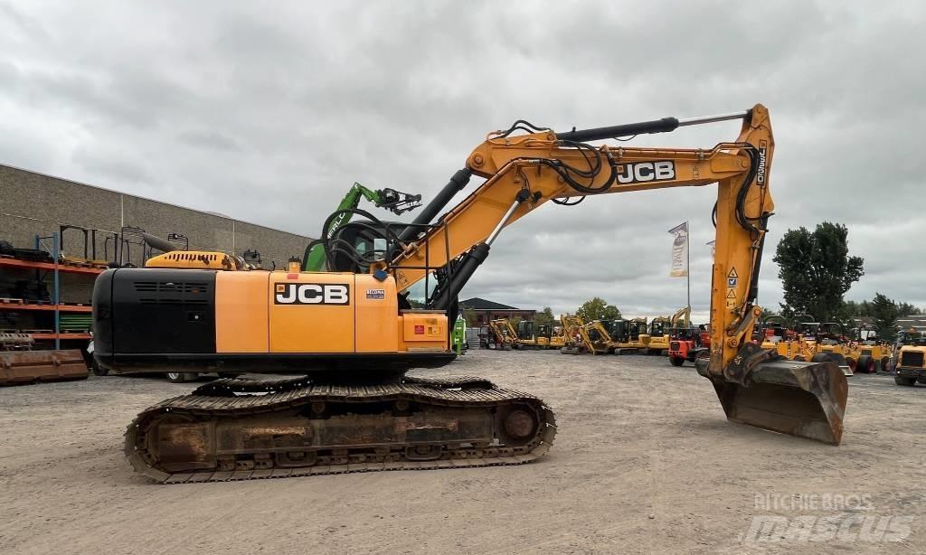 JCB JS 220 Paletli ekskavatörler