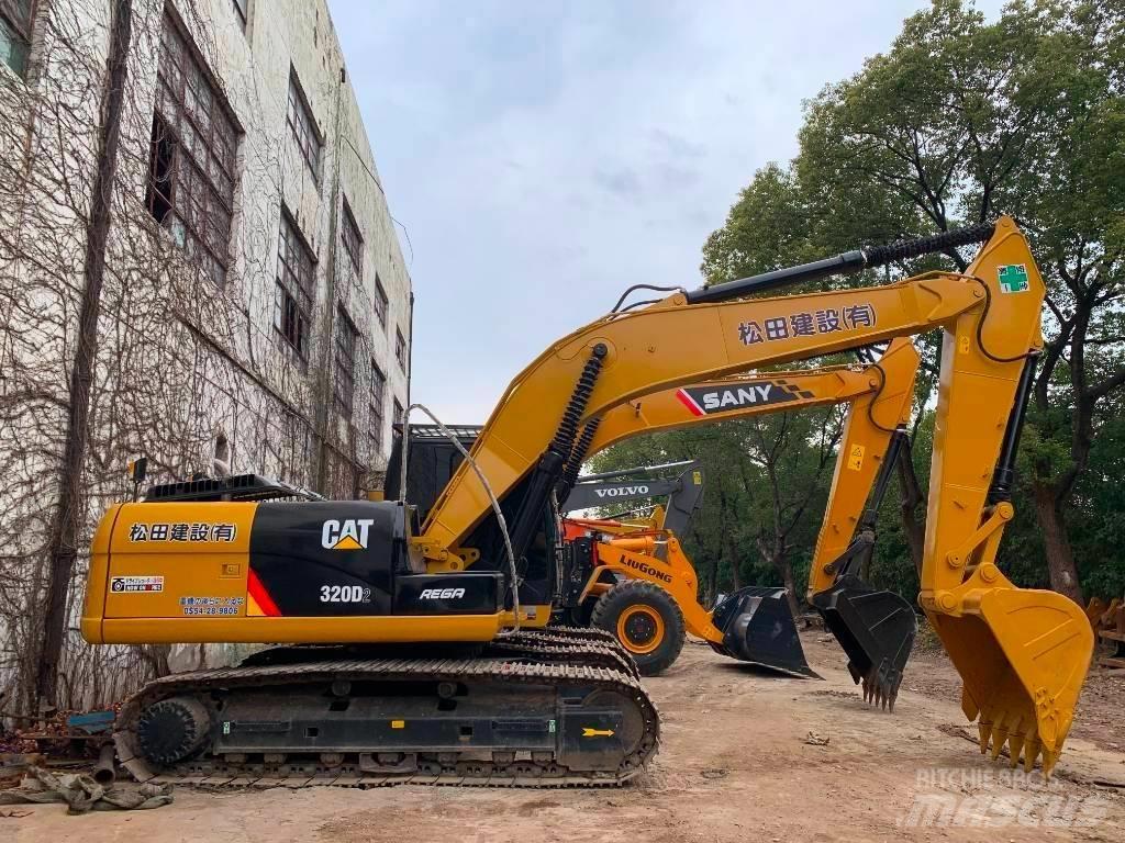 CAT 320D2 Paletli ekskavatörler