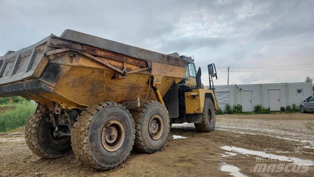 Komatsu HM300-2 Belden kirma kaya kamyonu