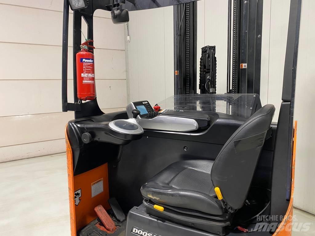 Doosan BR16JW-7 Reach truck - depo içi istif araçları