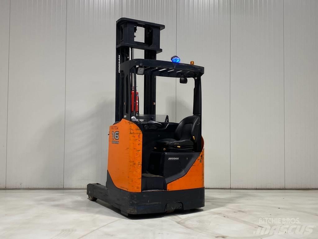 Doosan BR16JW-7 Reach truck - depo içi istif araçları