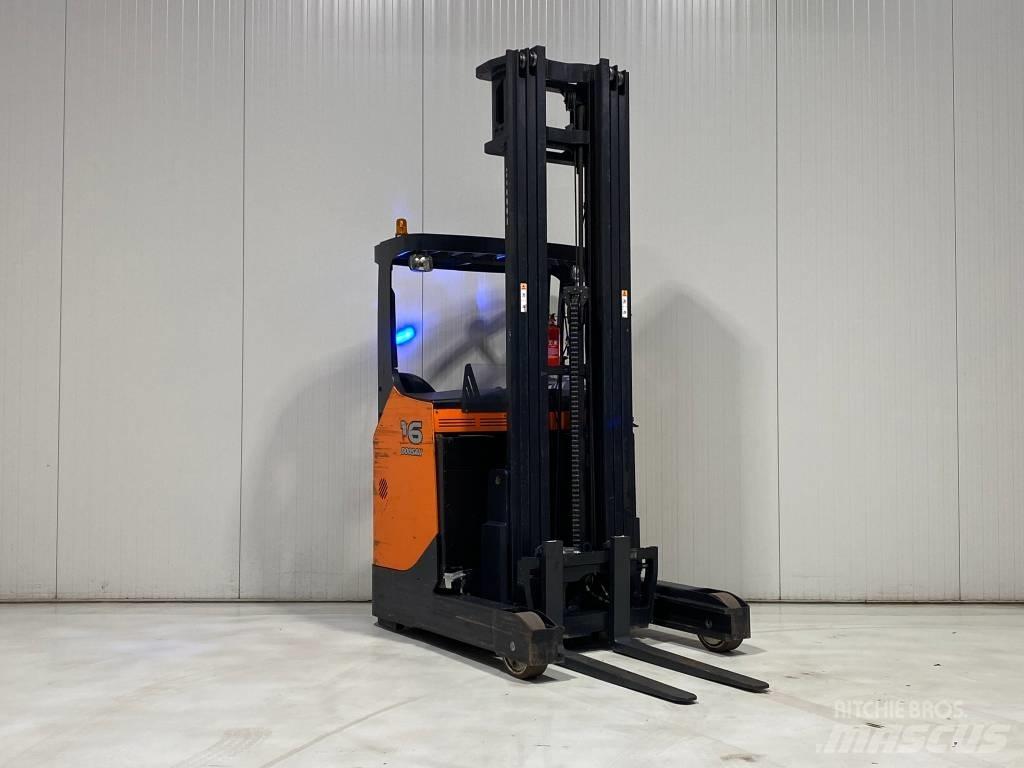 Doosan BR16JW-7 Reach truck - depo içi istif araçları