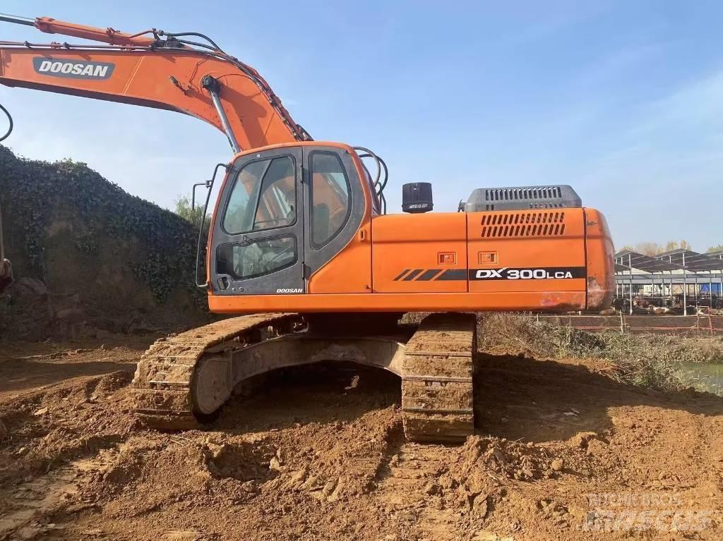 Doosan DX 300 LC Paletli ekskavatörler